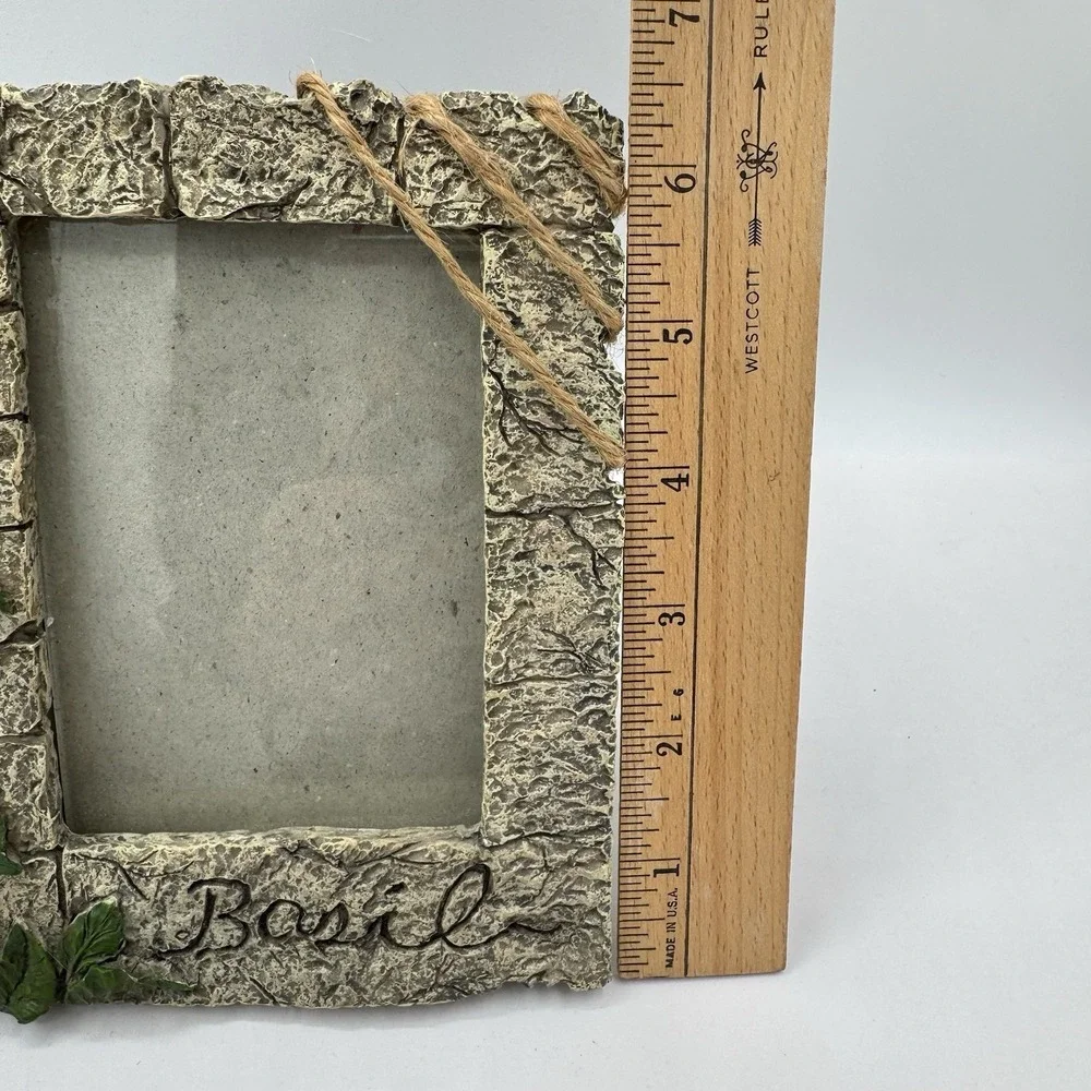 Vintage Basil 3D Picture Frame 4x6 Textured Resin Botanical CBK Ltd 1999‎